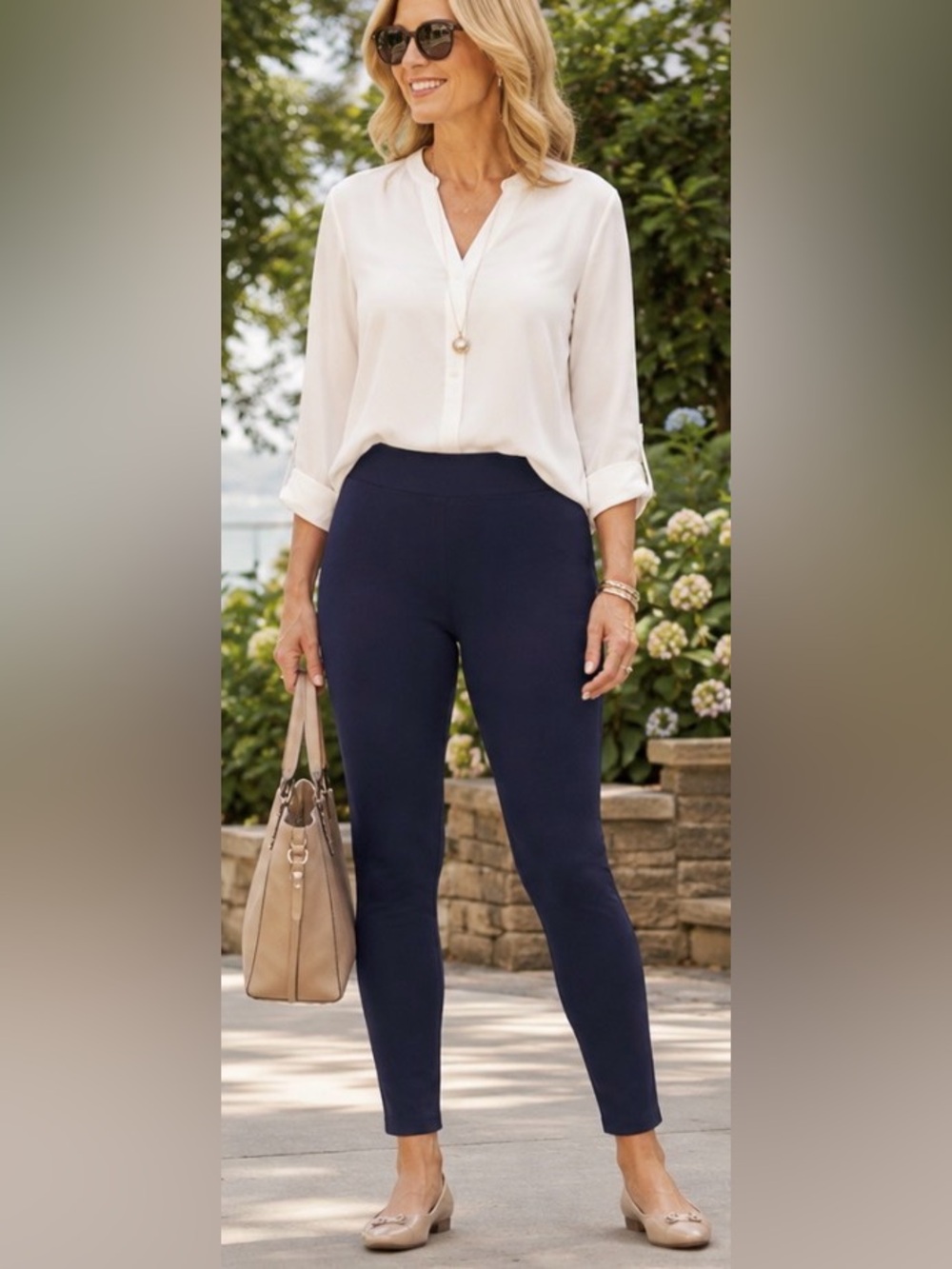 NWT Chico’s Fabulously Slimming Leggings Size 1 Medium Midnight Blue Ankle Pants